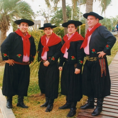 LOS GAUCHOS DEL CHAMAM